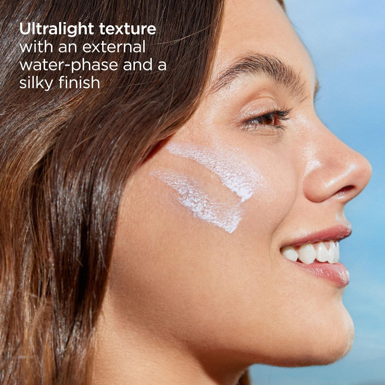 ضدآفتاب بی رنگ ایزدین فیوژن واتر Isdin Fusion Water Magic SPF50 حجم 50 میلی لیتر